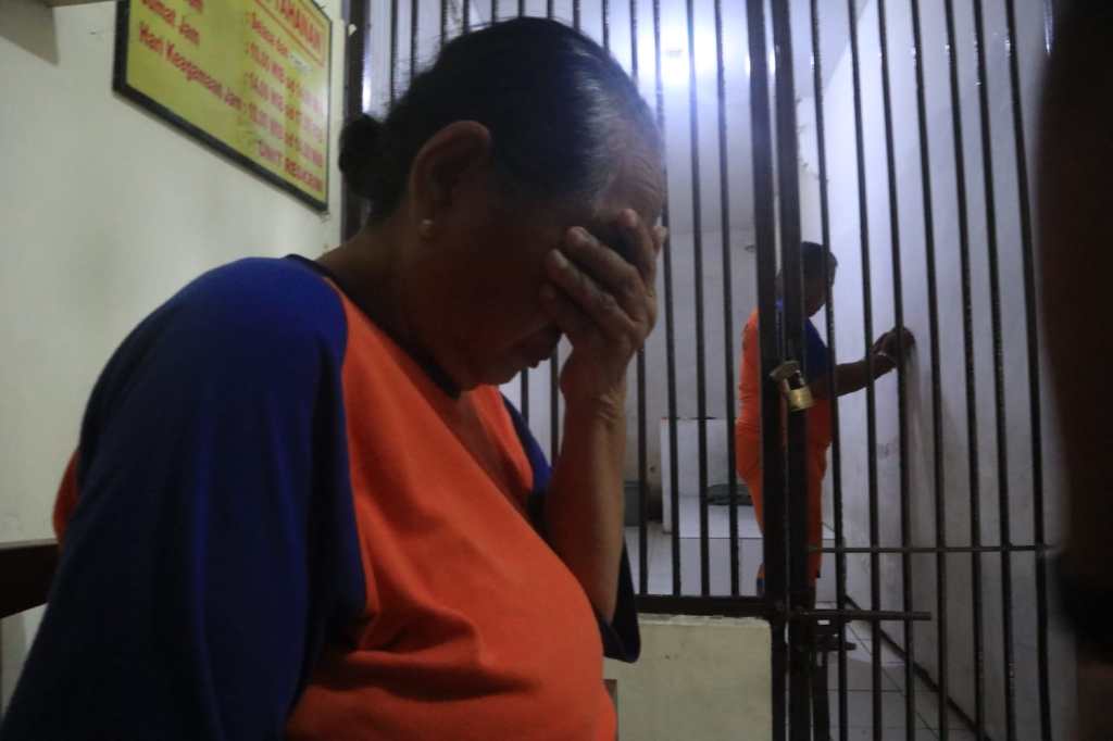 Terlilit Utang, Nenek Asal Kediri Ajak Keponakan Curi Handphone di Jombang