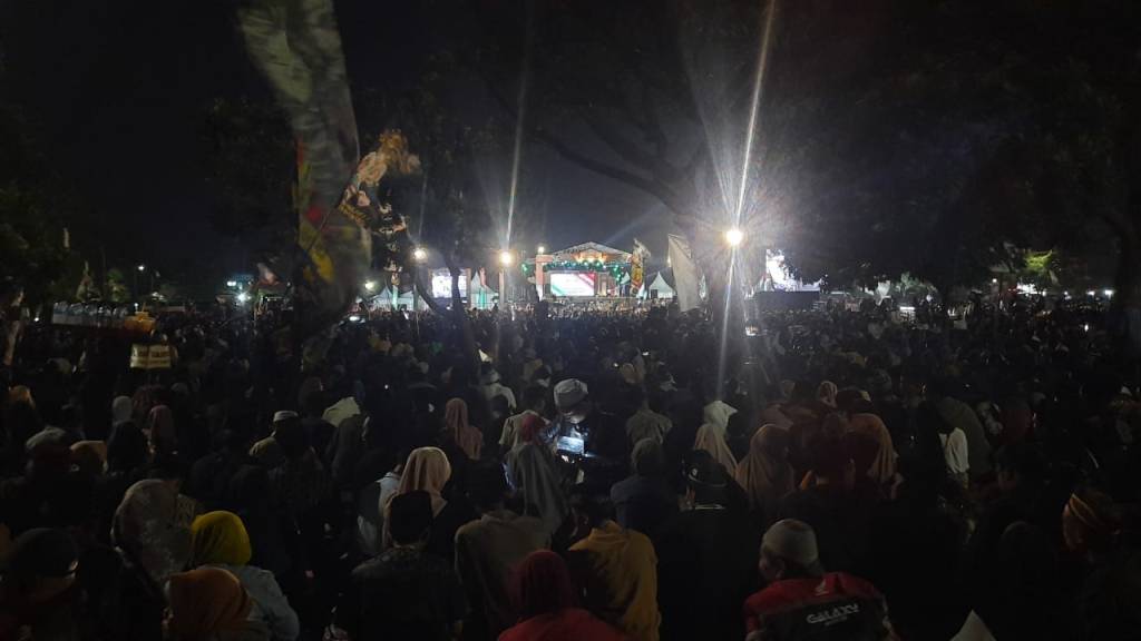 Ribuan Warga Padati Selawatan Hari Jadi ke-1220 Kabupaten Kediri di Kawasan SLG