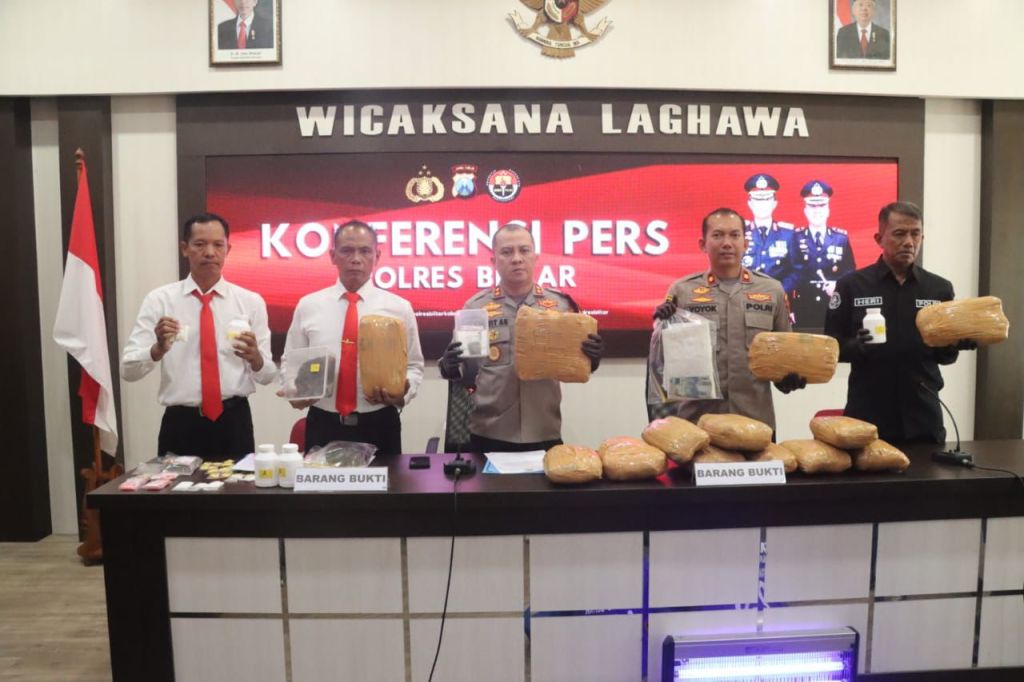 Peredaran 13 Kg Ganja Kering Senilai Rp 140 Juta Digagalkan Polisi Blitar