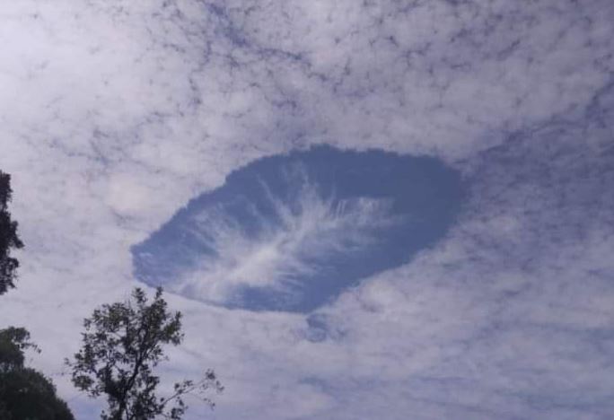 Viral Fenomena Awan Berlubang di Jember, Cek Penjelasan&nbsp;BMKG