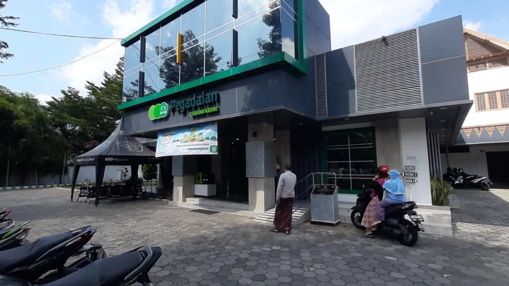 Jelang Pendaftaran Sekolah, Gadai Emas di Kediri Melonjak&nbsp;Drastis