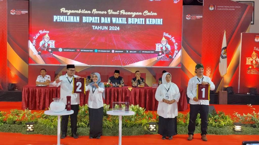KPU Tetapkan Deny-Mudawamah Nomor Urut 01 dan Dhito-Dewi 02 di Pilbup Kediri&nbsp;2024