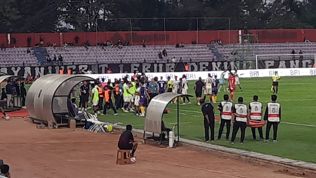 Kemenangan Persik Kediri atas Persita Tangerang Dinodai Keributan Antarpemain dan&nbsp;Ofisial